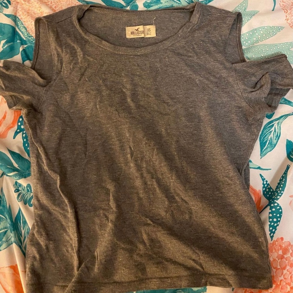 Hollister cropped tee